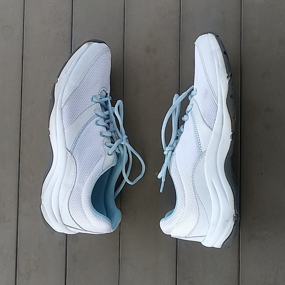 VIONIC Kona Sneakers - Picture 7 of 12